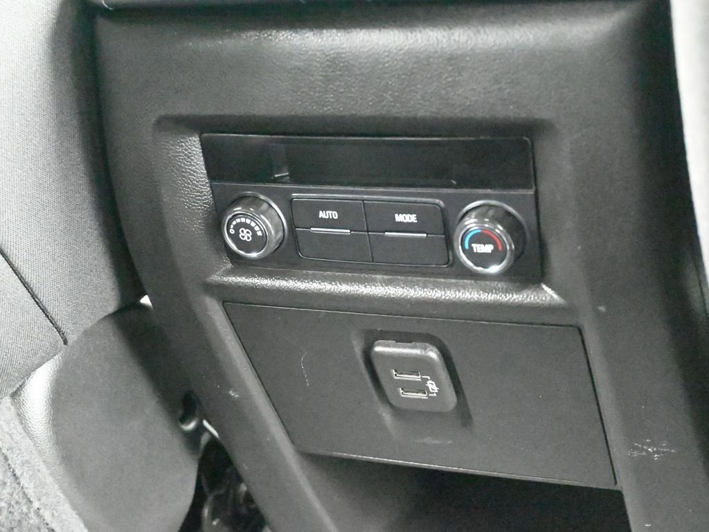 Used 2023 Chevrolet Traverse LT image 36