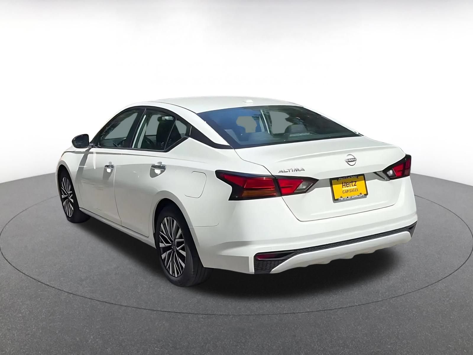 Used 2025 Nissan Altima 2.5 SV FWD image 9