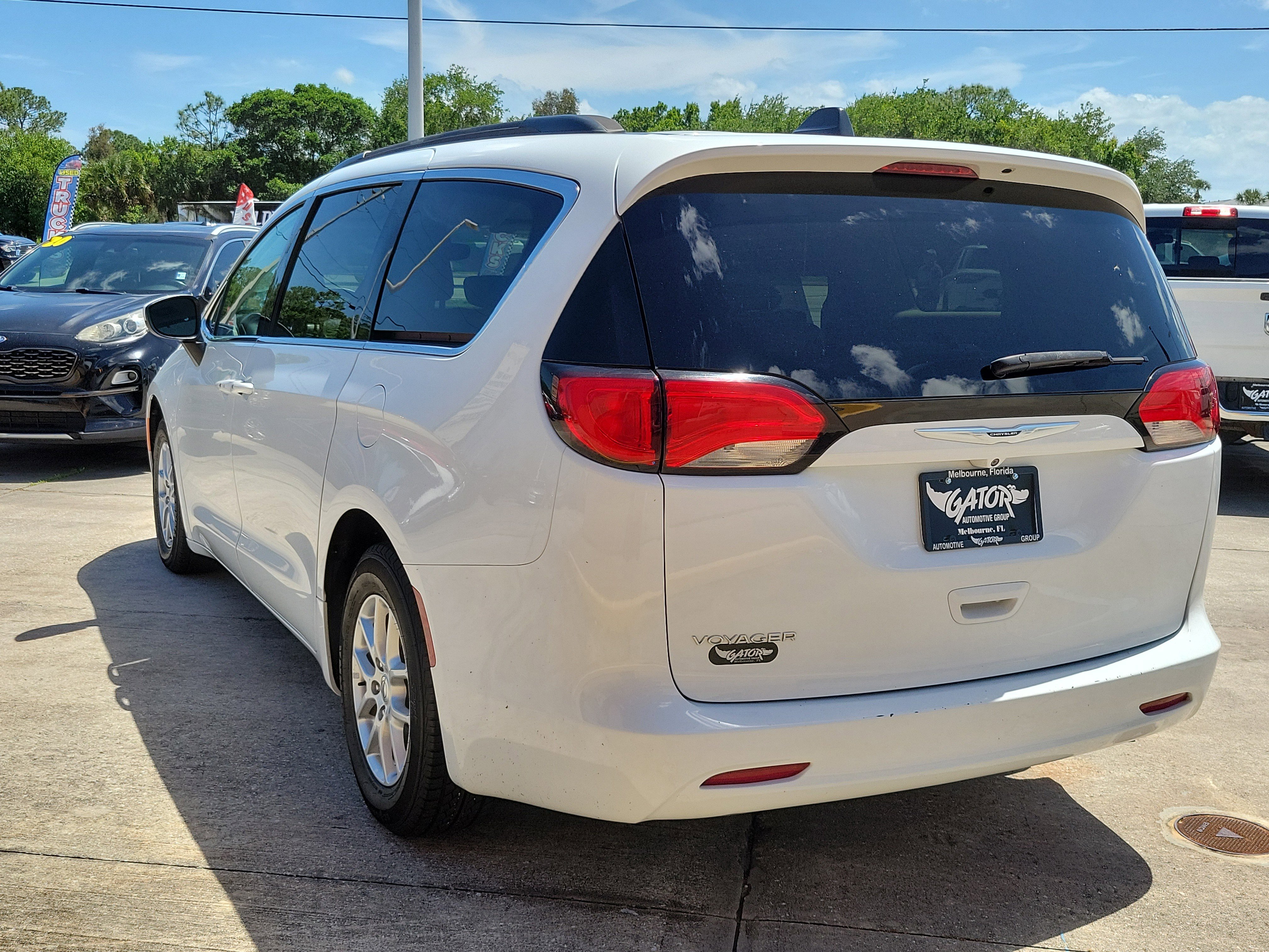 Used 2021 Chrysler Voyager Lxi FWD image 3