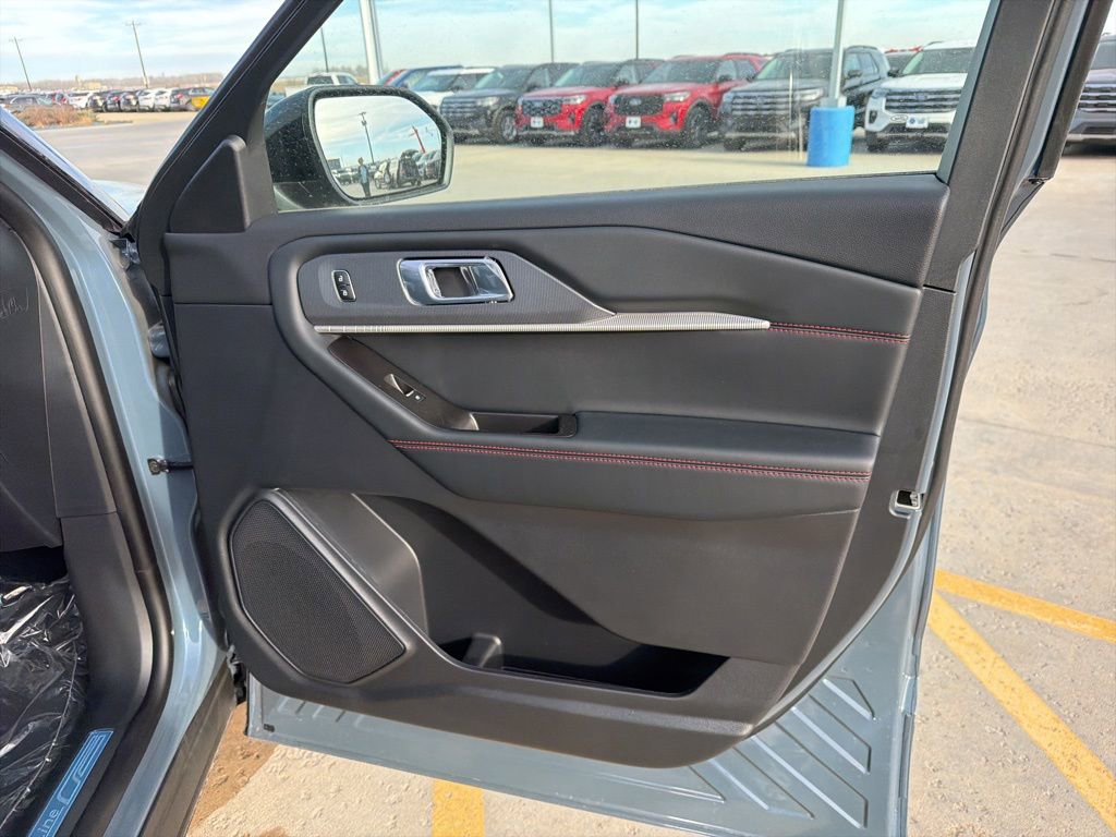 New 2026 Ford Explorer ST-Line image 25