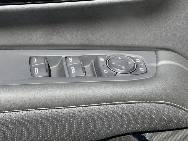 New 2026 Chevrolet Suburban Premier AWD/4WD image 19