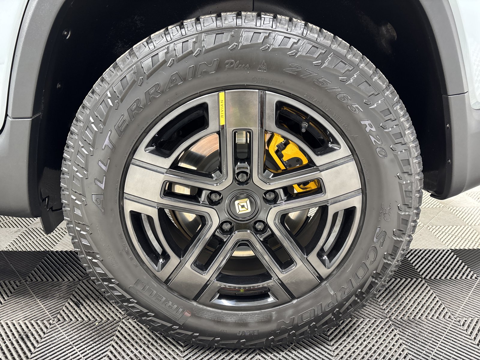 Used 2024 Rivian R1T Adventure AWD/4WD image 10