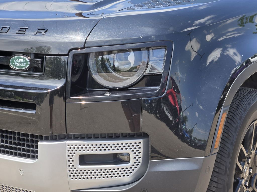 Used 2025 Land Rover Defender 110 S AWD/4WD image 5