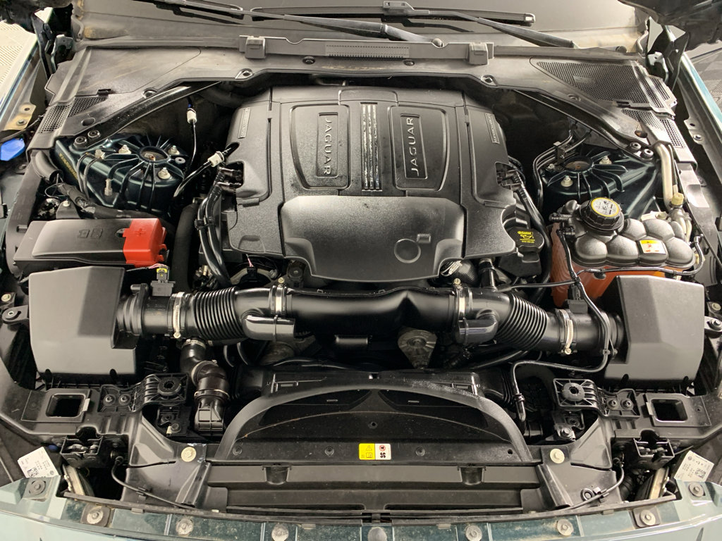 Used 2017 Jaguar XE Prestige image 11