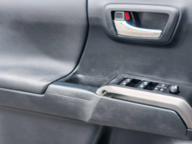 Used 2019 Toyota Tacoma TRD Off-Road AWD/4WD image 19
