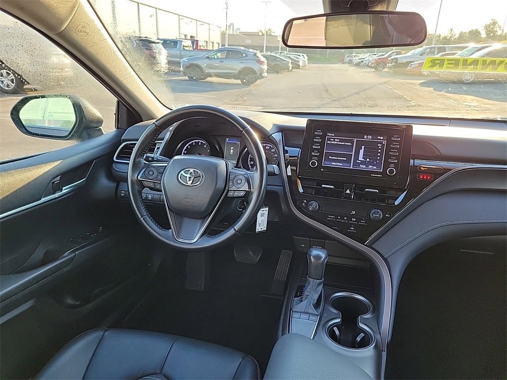 Used 2023 Toyota Camry SE image 9