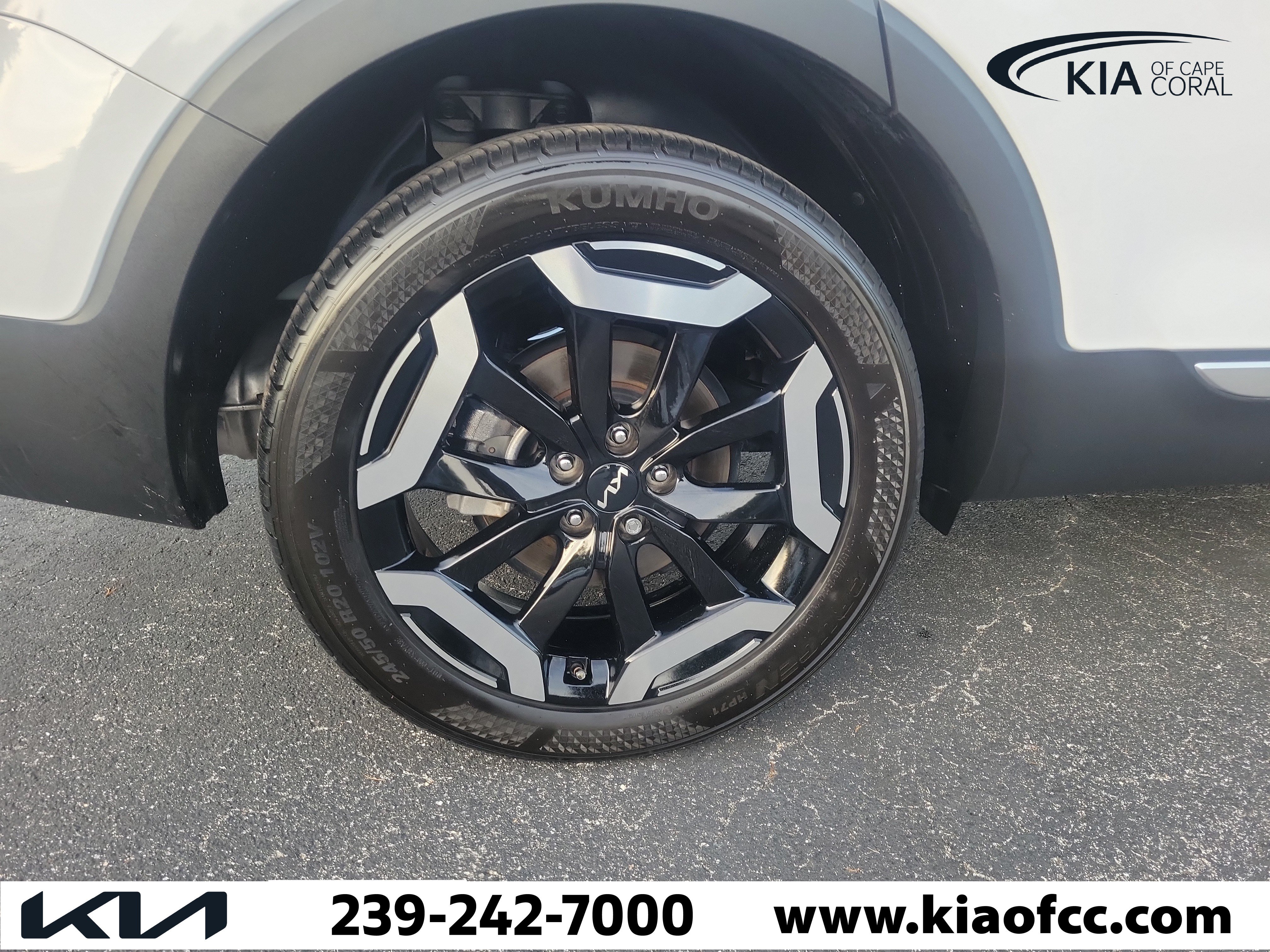 Certified 2025 Kia Telluride S FWD image 9