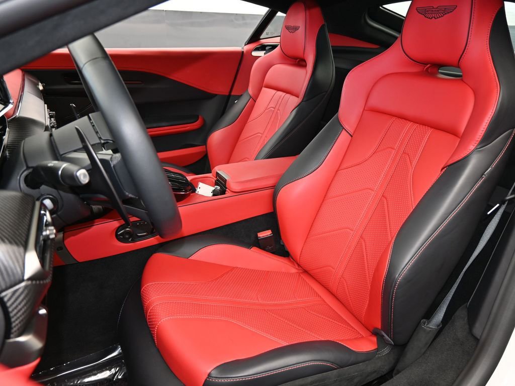 Used 2025 Aston Martin V8 Vantage Coupe image 13