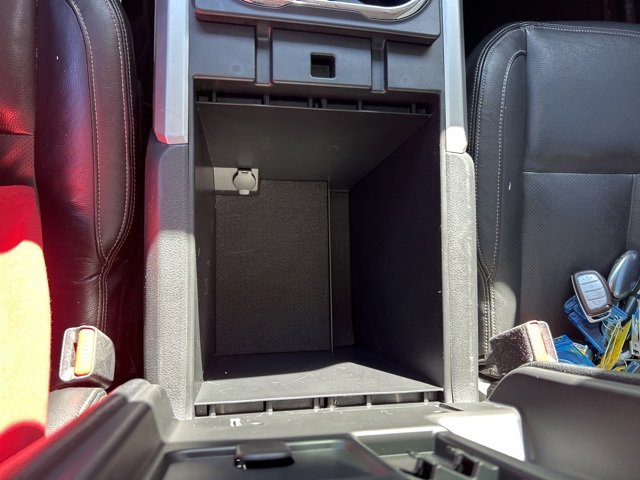 Used 2017 Nissan Titan SL image 21