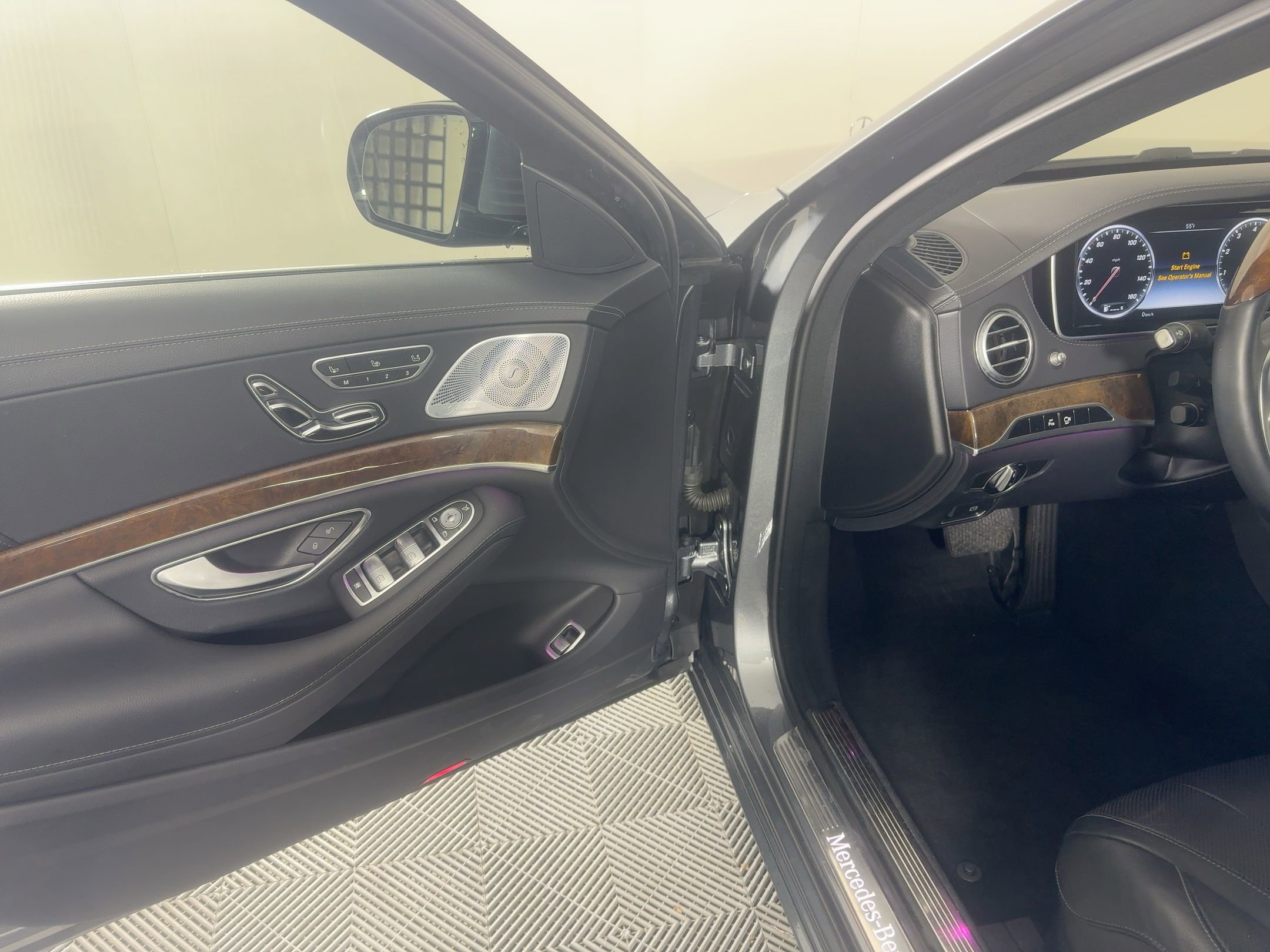 Used 2017 Mercedes-Benz S 550 4MATIC Sedan image 28