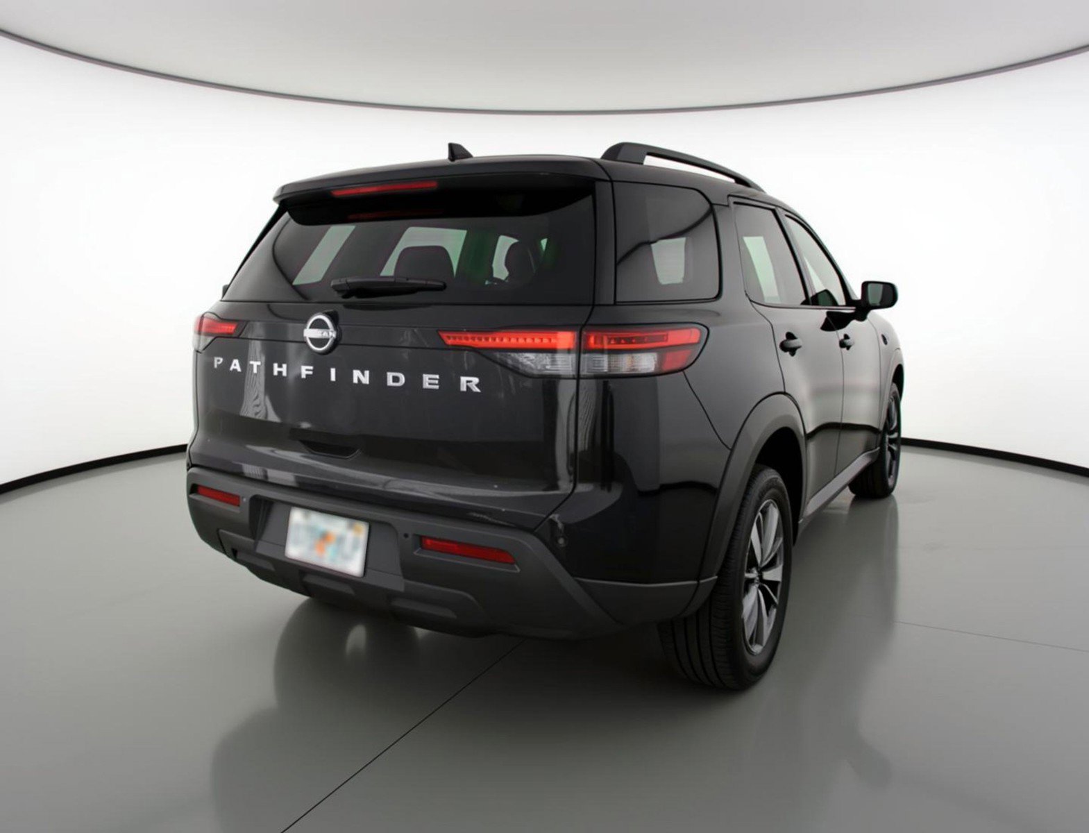 Used 2025 Nissan Pathfinder SV image 9