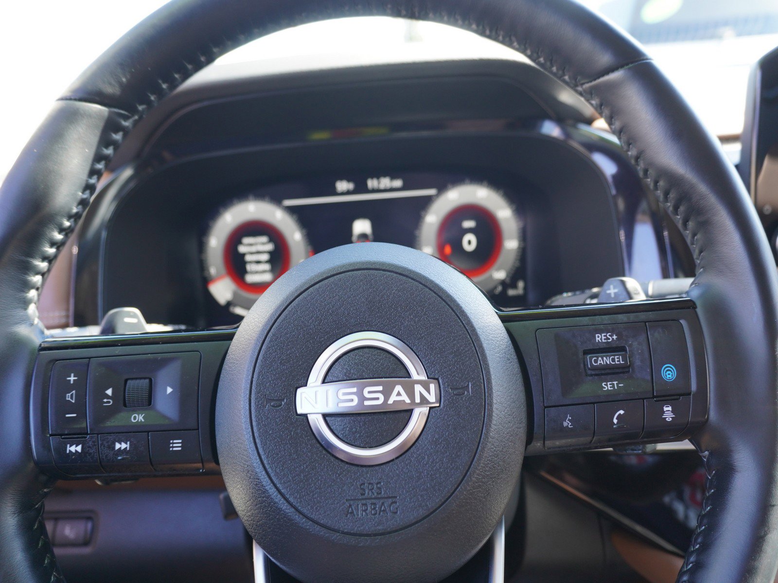 Used 2022 Nissan Pathfinder Platinum w/ Cargo Package image 28