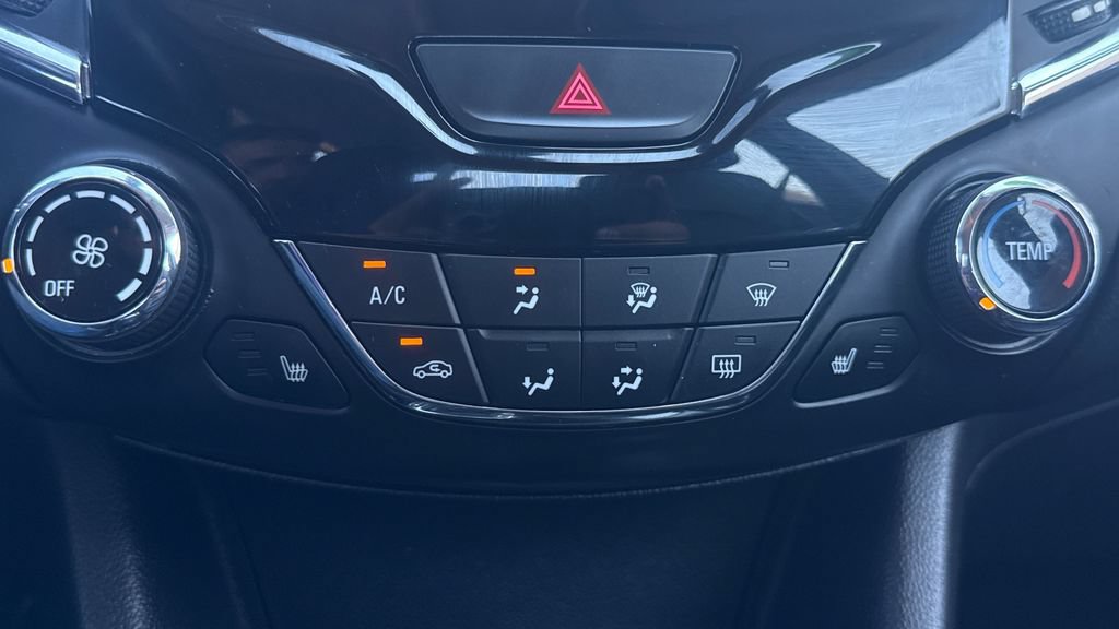 Used 2017 Chevrolet Cruze Premier FWD image 31