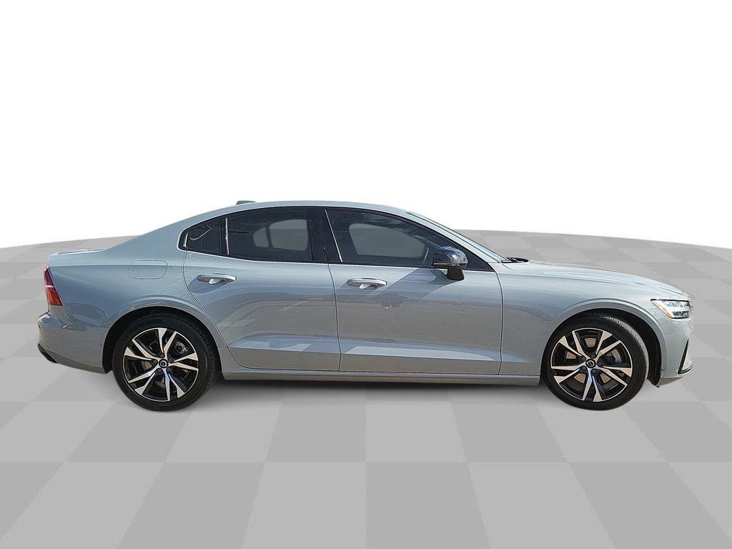 Used 2024 Volvo S60 B5 Core image 9