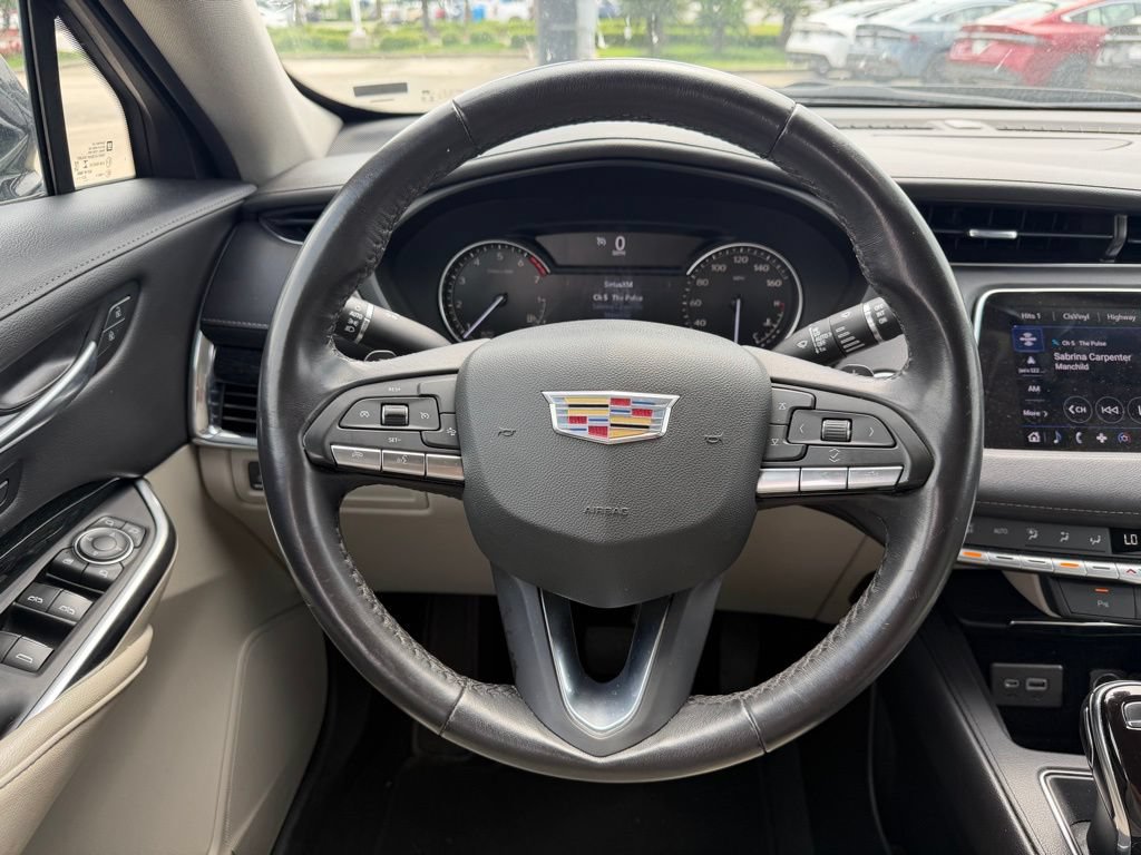 Used 2023 Cadillac XT4 Premium Luxury FWD image 16