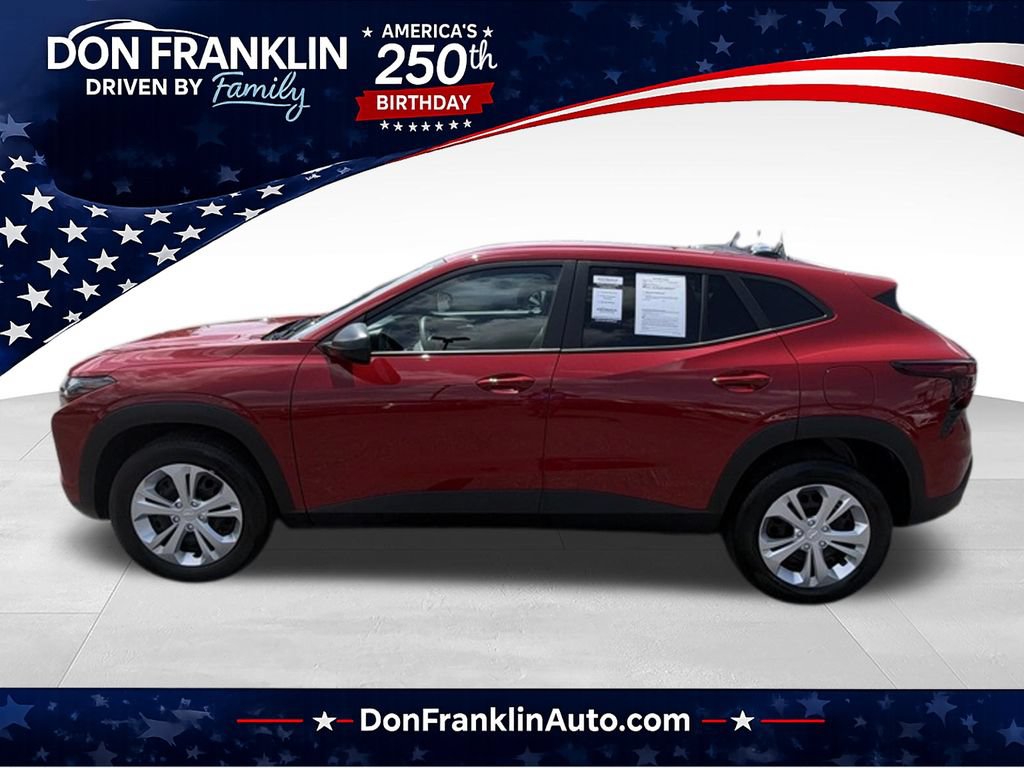Used 2026 Chevrolet Trax LS FWD image 1