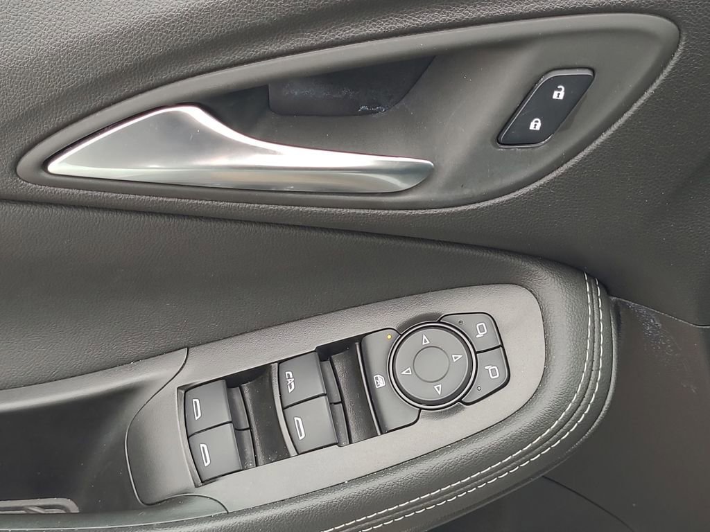 Used 2025 Buick Encore GX Preferred FWD image 24