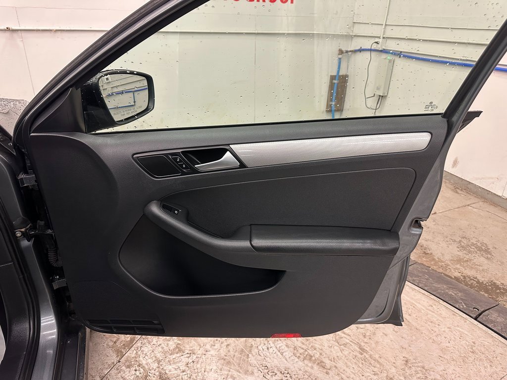 Used 2018 Volkswagen Jetta Wolfsburg Edition image 26