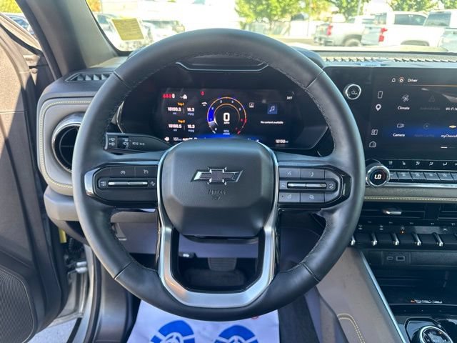 Used 2026 Chevrolet Colorado ZR2 w/ Technology Package AWD/4WD image 18