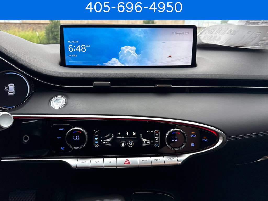 Used 2023 Genesis GV70 2.5T w/ Advanced Package AWD/4WD image 23