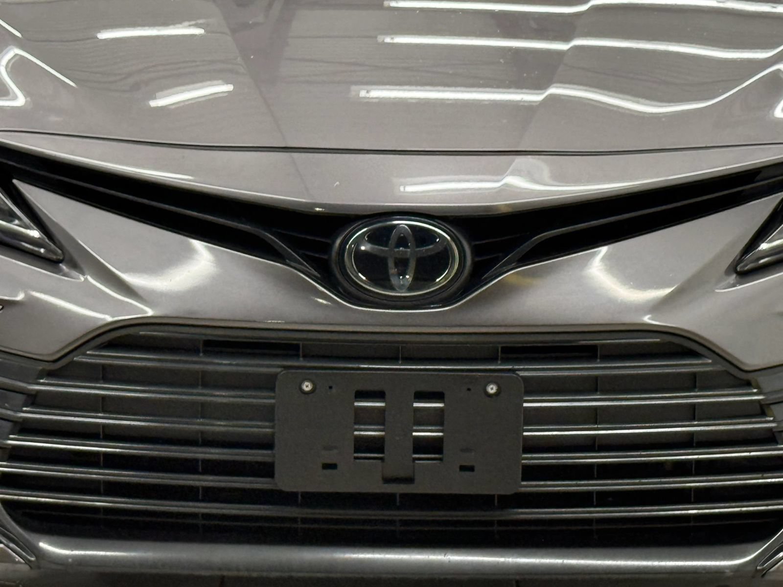 Used 2022 Toyota Camry LE FWD image 5