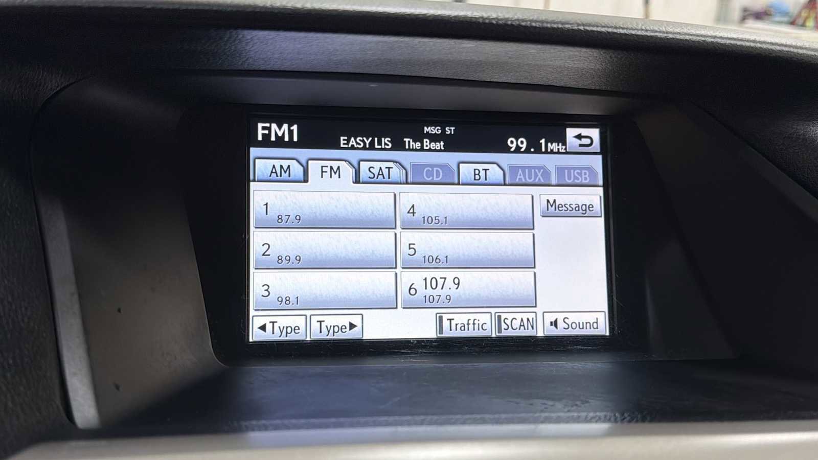 Used 2012 Lexus RX 450h AWD w/ Premium Pkg image 18