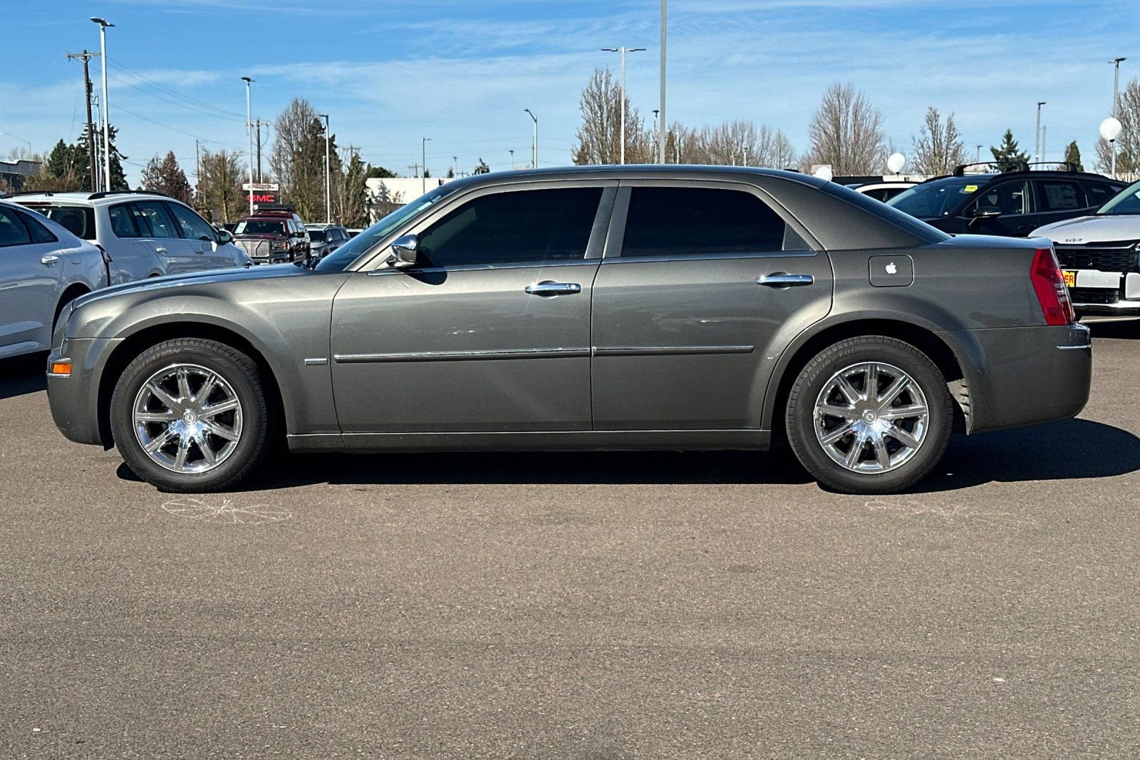 Used 2010 Chrysler 300 Touring image 7