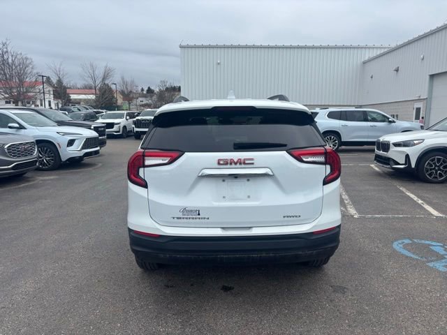 Used 2023 GMC Terrain SLE w/ Driver Convenience Package image 7