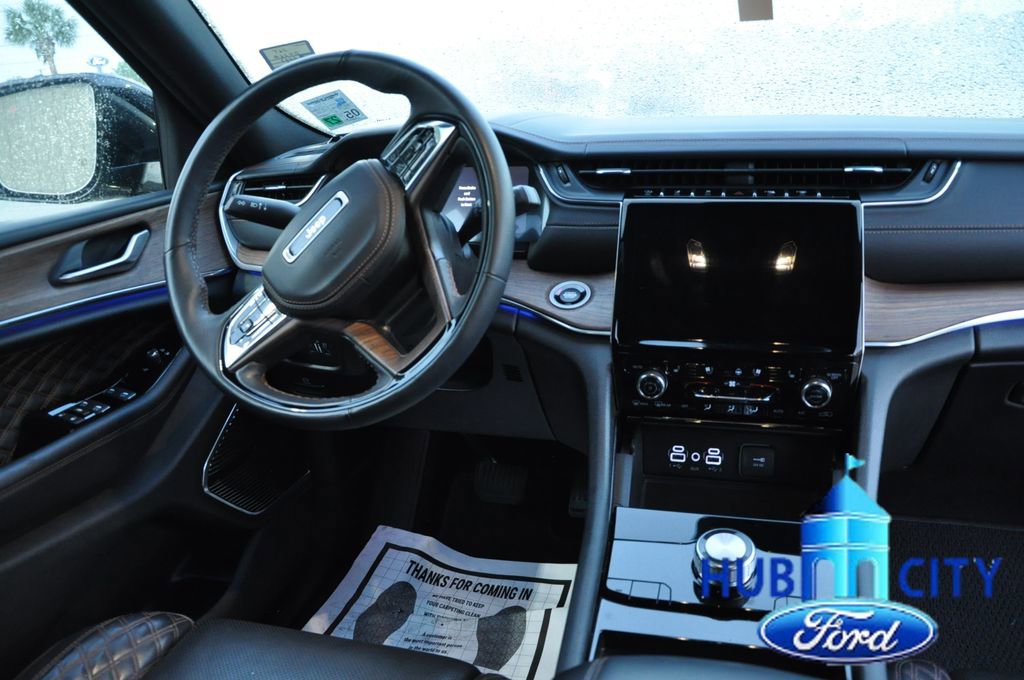 Used 2023 Jeep Grand Cherokee L Summit w/ Advanced Protech Group IV image 19