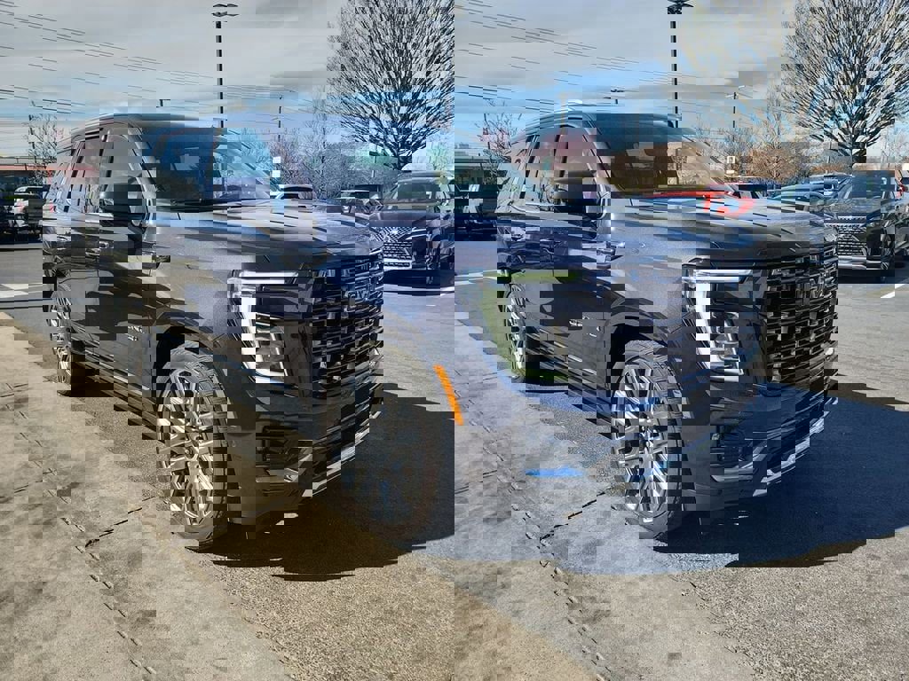 Certified 2025 GMC Yukon Denali Ultimate AWD/4WD image 2