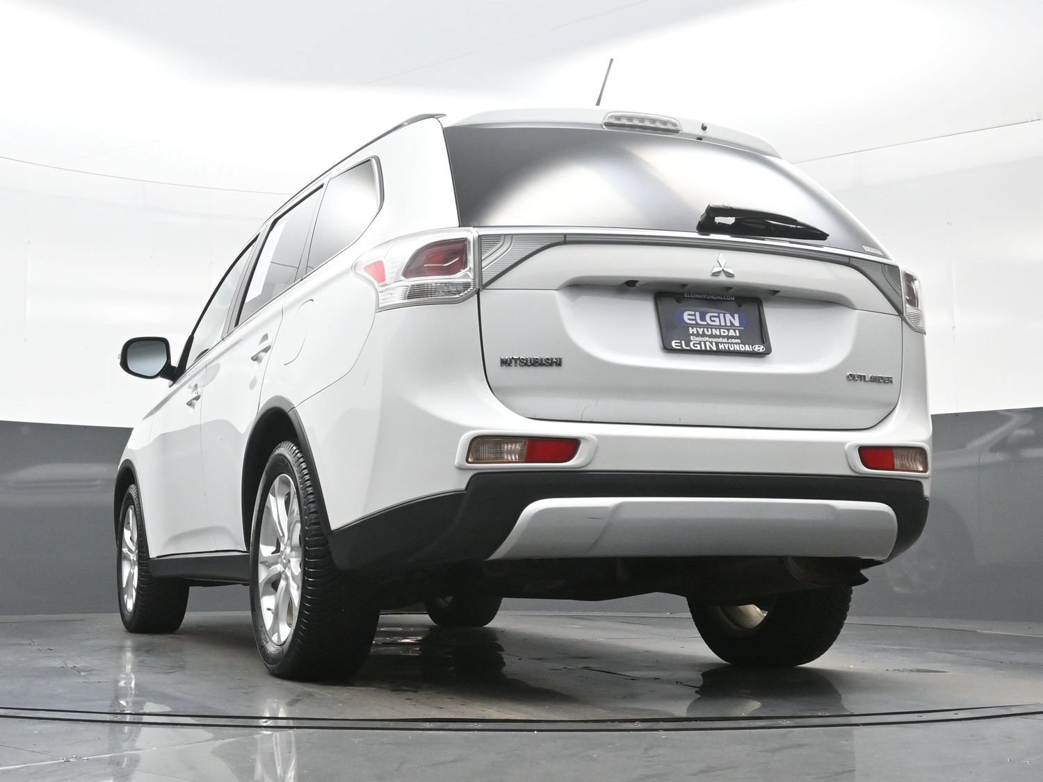 Used 2015 Mitsubishi Outlander SE AWD/4WD image 32