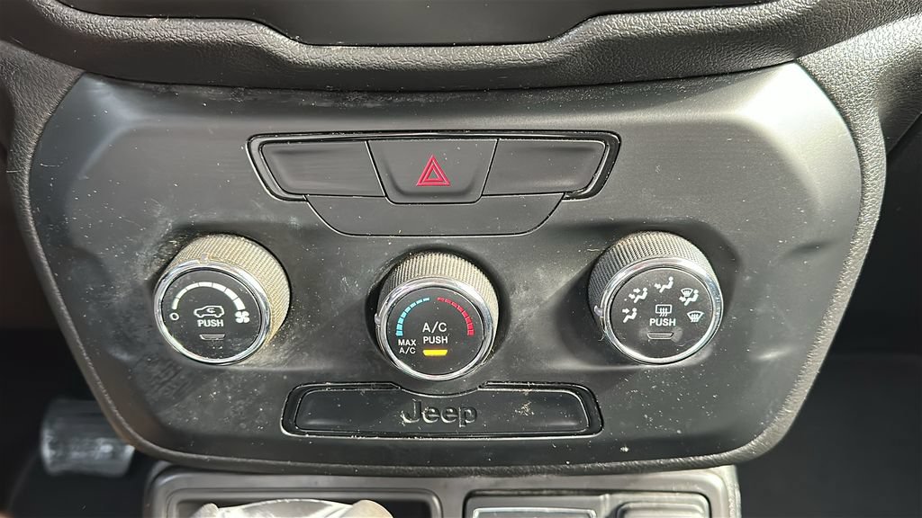 Used 2019 Jeep Renegade Sport w/ Sport Appearance Group FWD image 25
