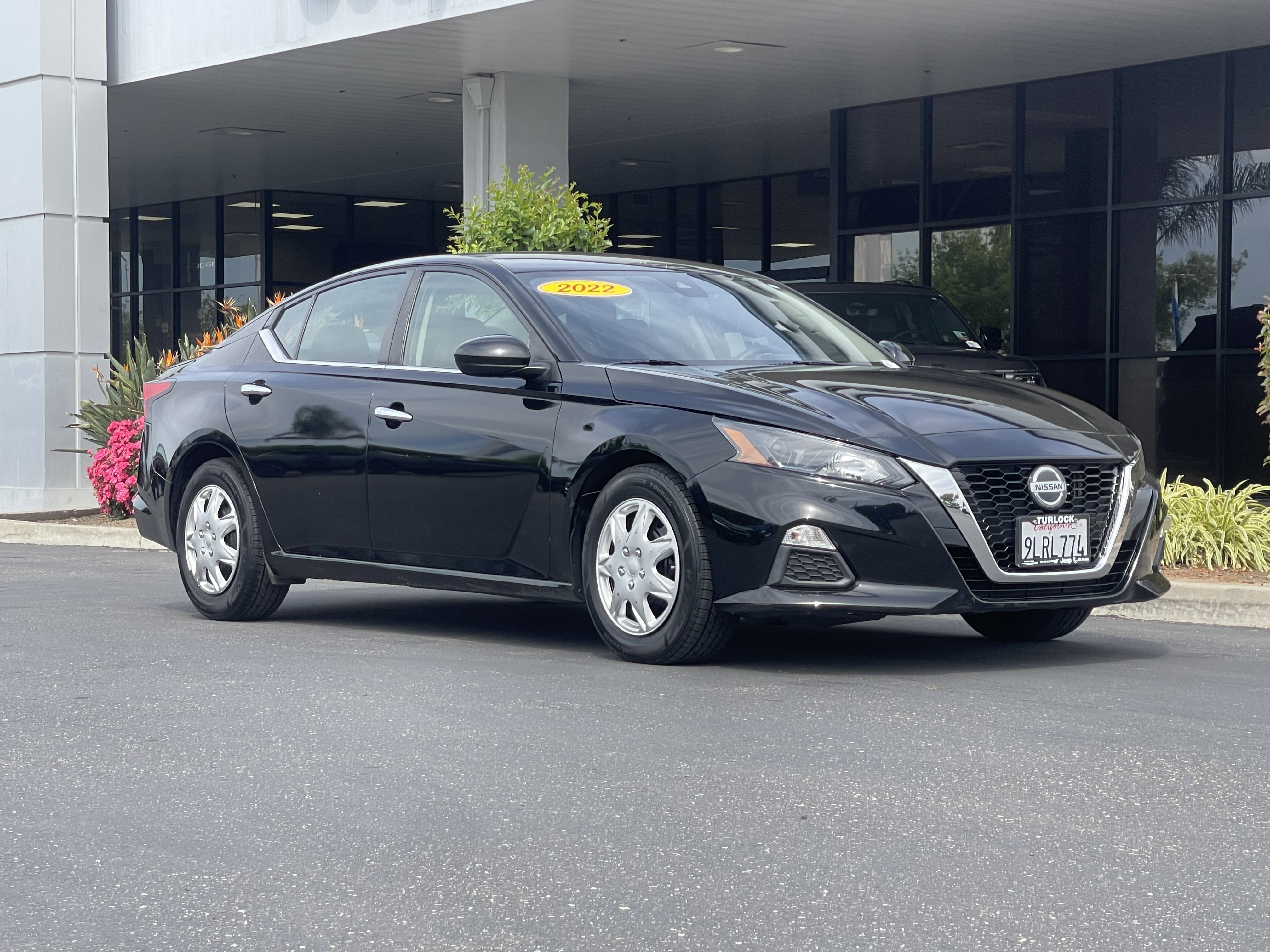 Used 2022 Nissan Altima 2.5 S FWD image 2