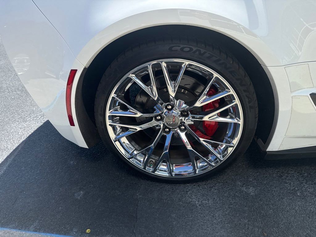 Used 2016 Chevrolet Corvette Z06 w/ 3LZ Preferred Equipment Group image 16