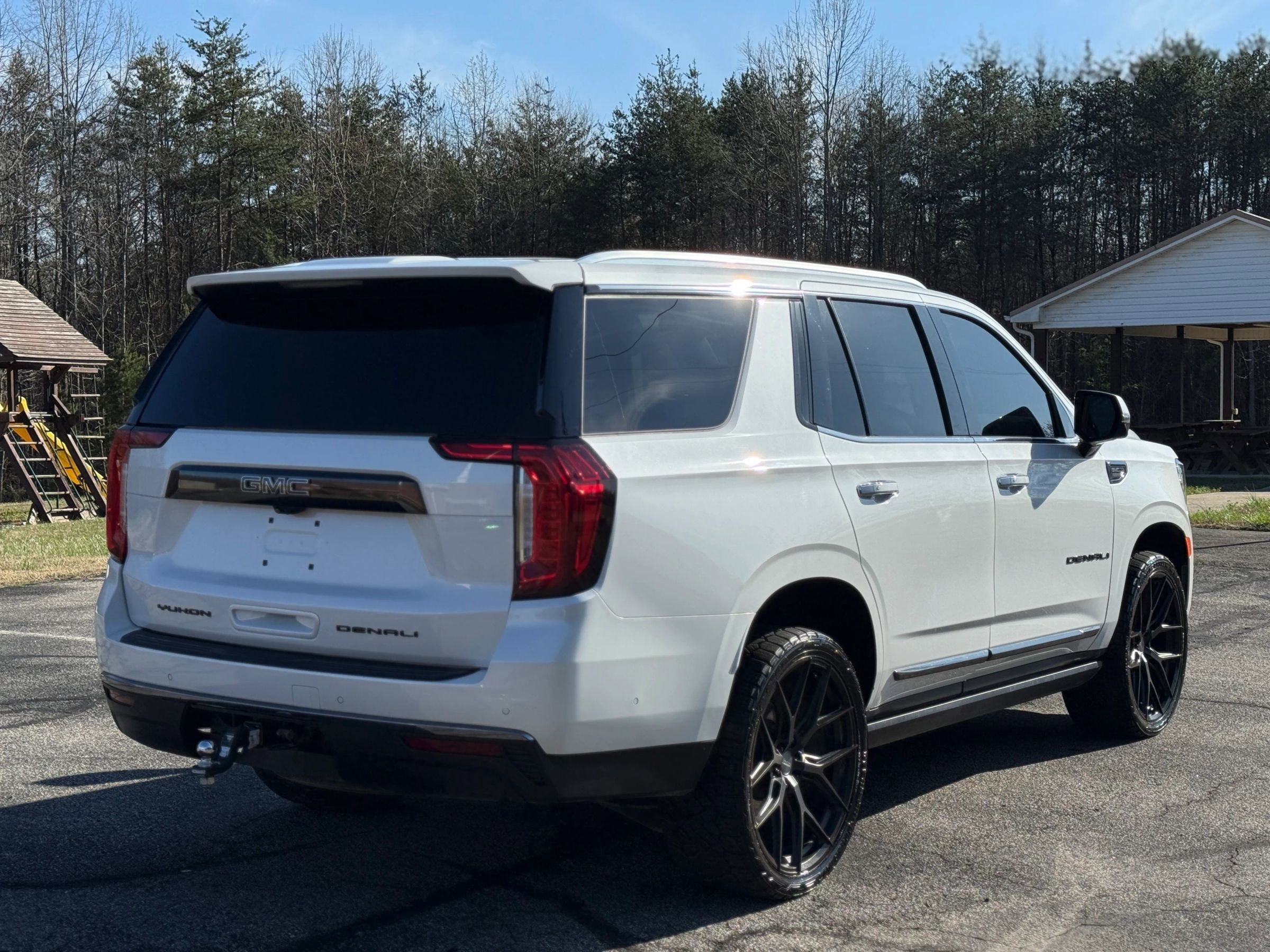 Used 2023 GMC Yukon Denali Ultimate w/ LPO, Floor Liner Package image 5