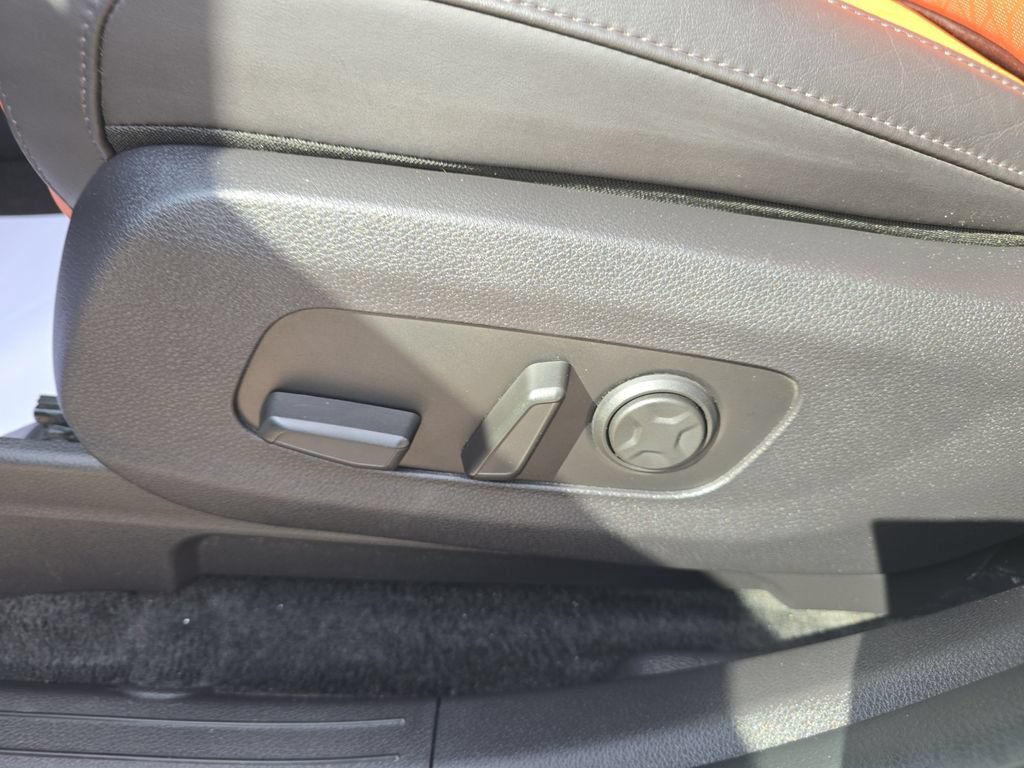Used 2024 Kia Carnival SX FWD image 19