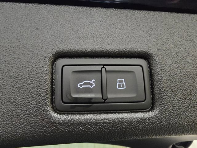 Used 2025 Audi Q5 Prestige image 33