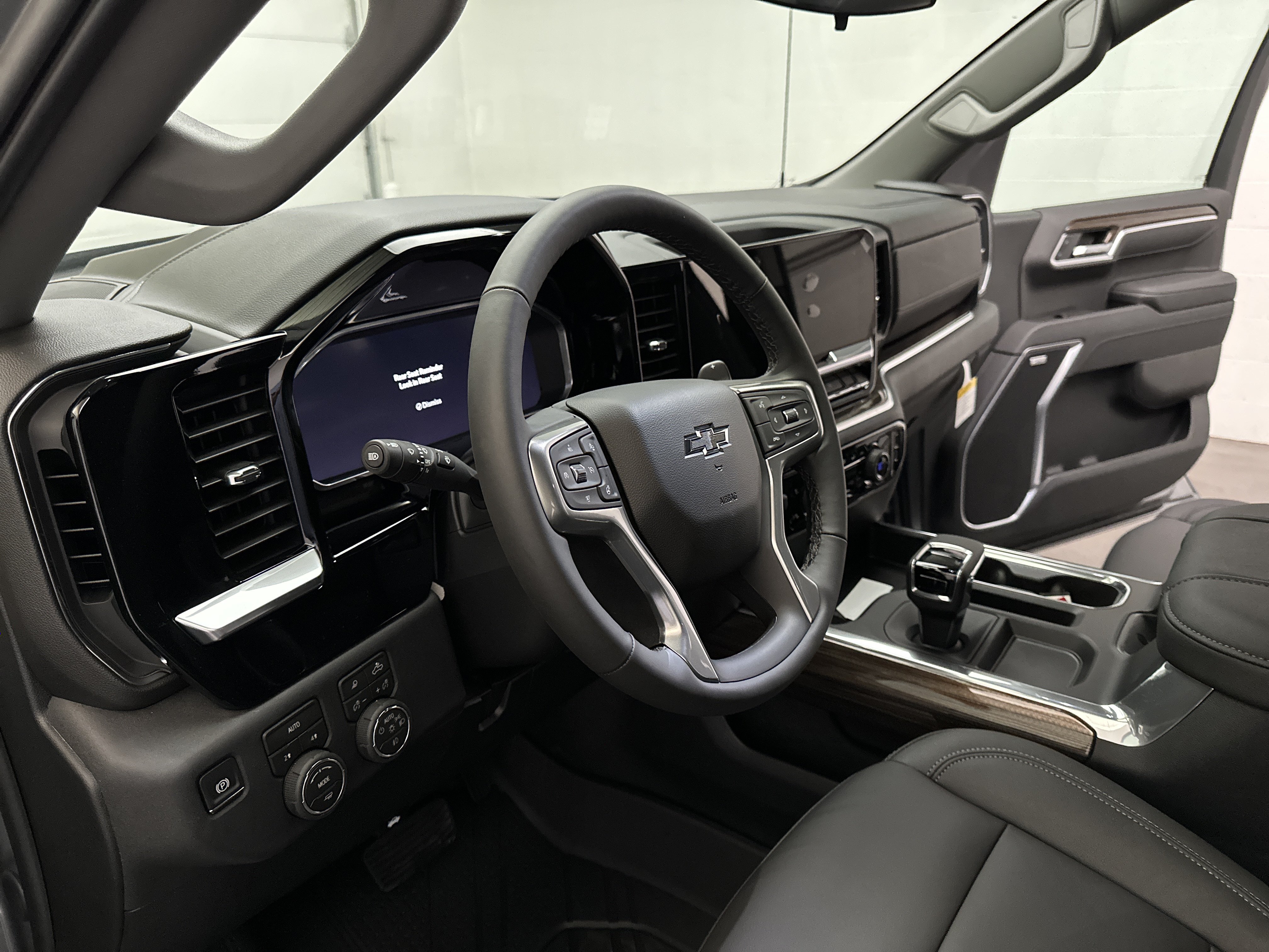 New 2026 Chevrolet Silverado 1500 RST w/ Redline Edition AWD/4WD image 20