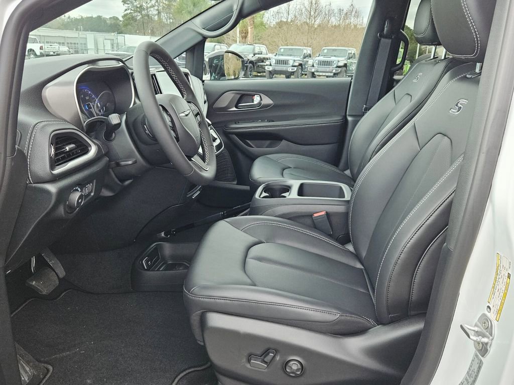 New 2026 Chrysler Pacifica Select w/ S Appearance Package FWD image 10