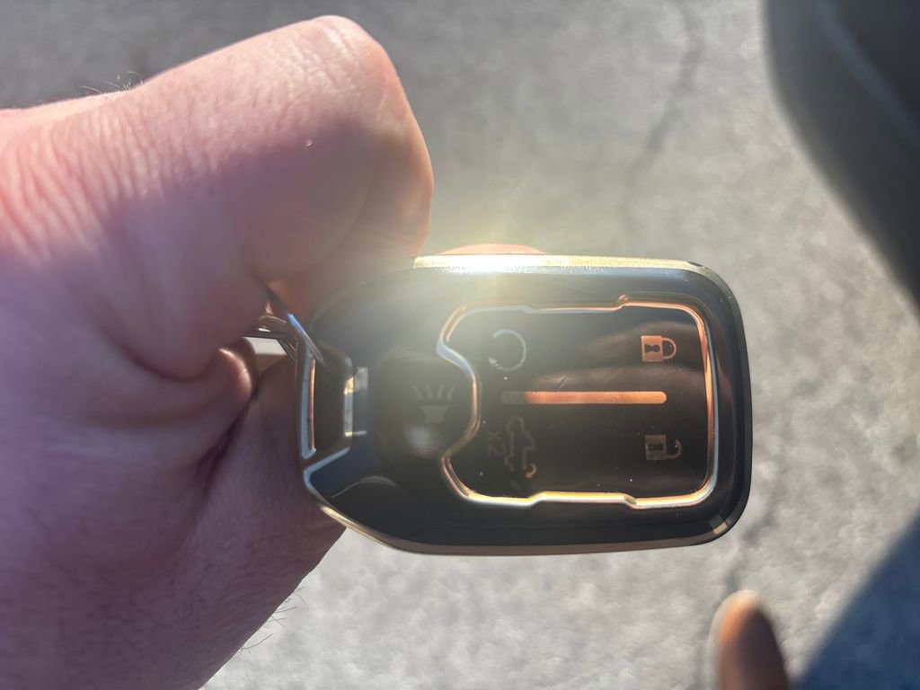 Used 2021 GMC Acadia SLE w/ Driver Convenience Package image 33