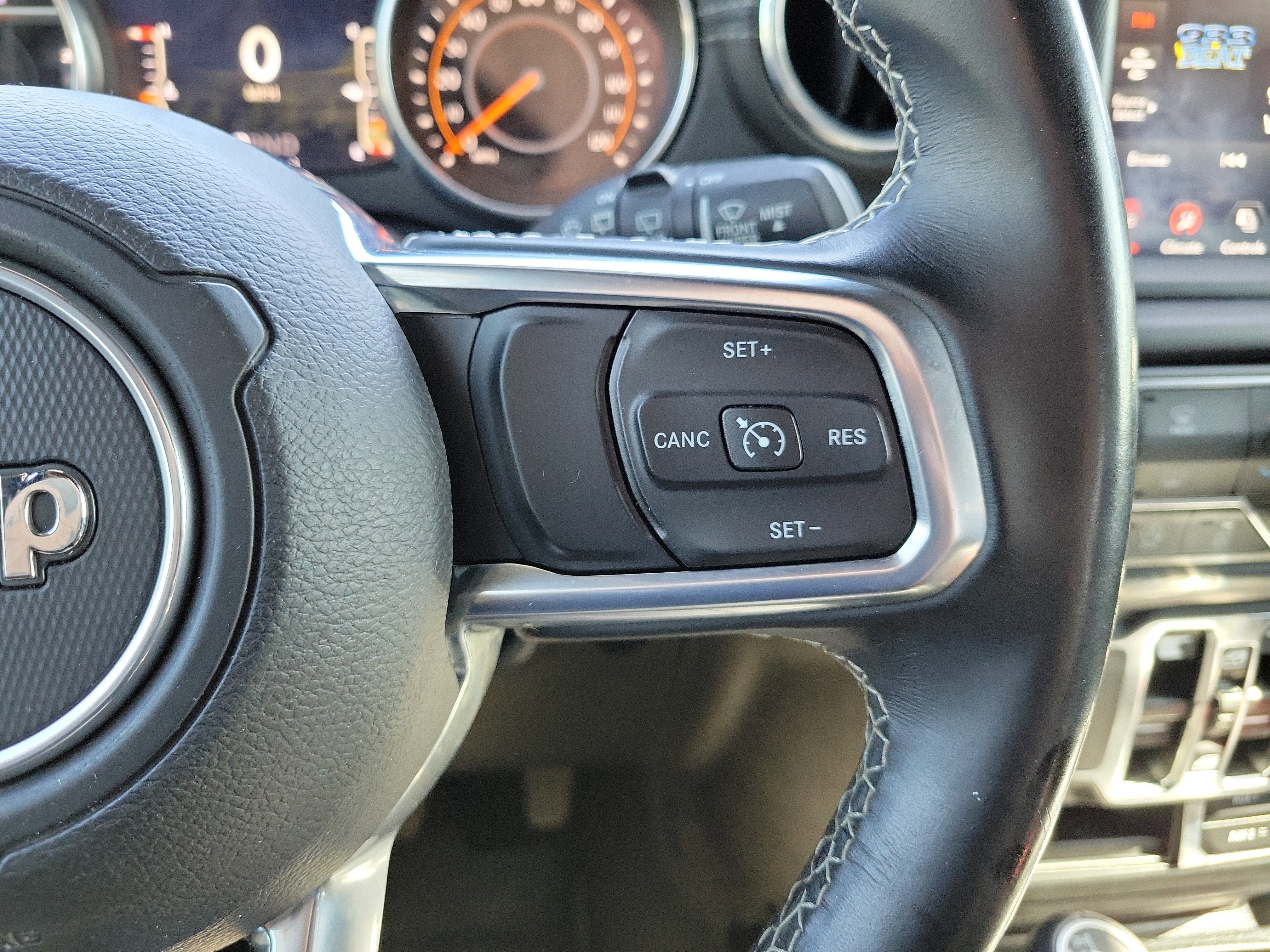 Used 2020 Jeep Wrangler Unlimited Sahara AWD/4WD image 28