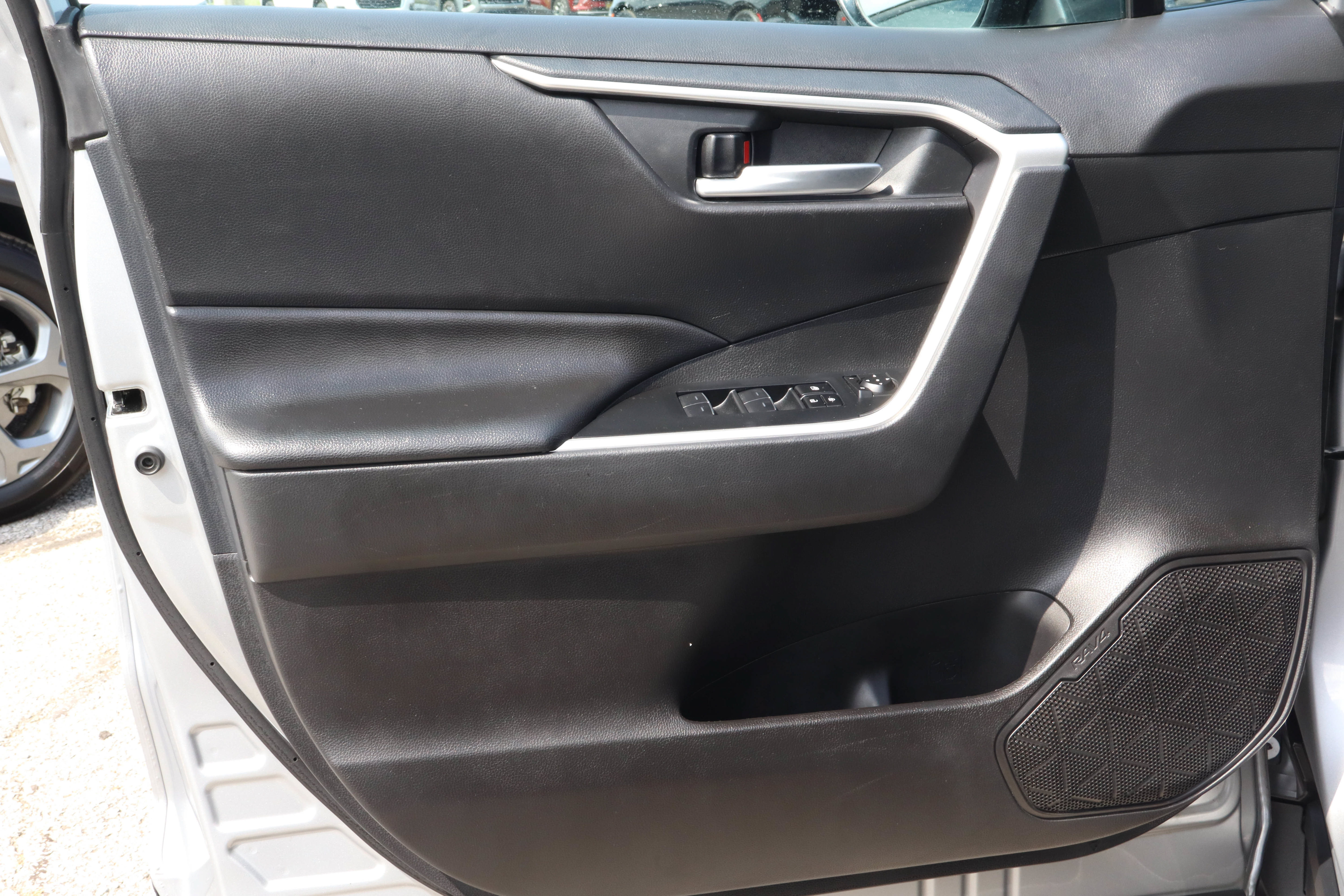 Used 2024 Toyota RAV4 XLE FWD image 13