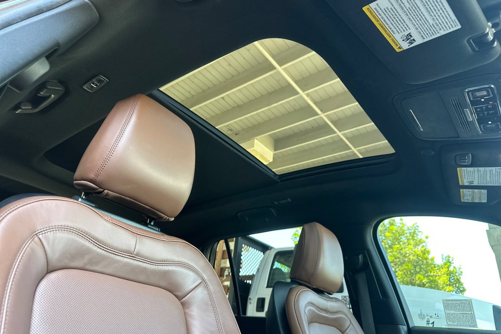 Used 2023 Lincoln Aviator Reserve w/ Equipment Group 201A RWD image 18