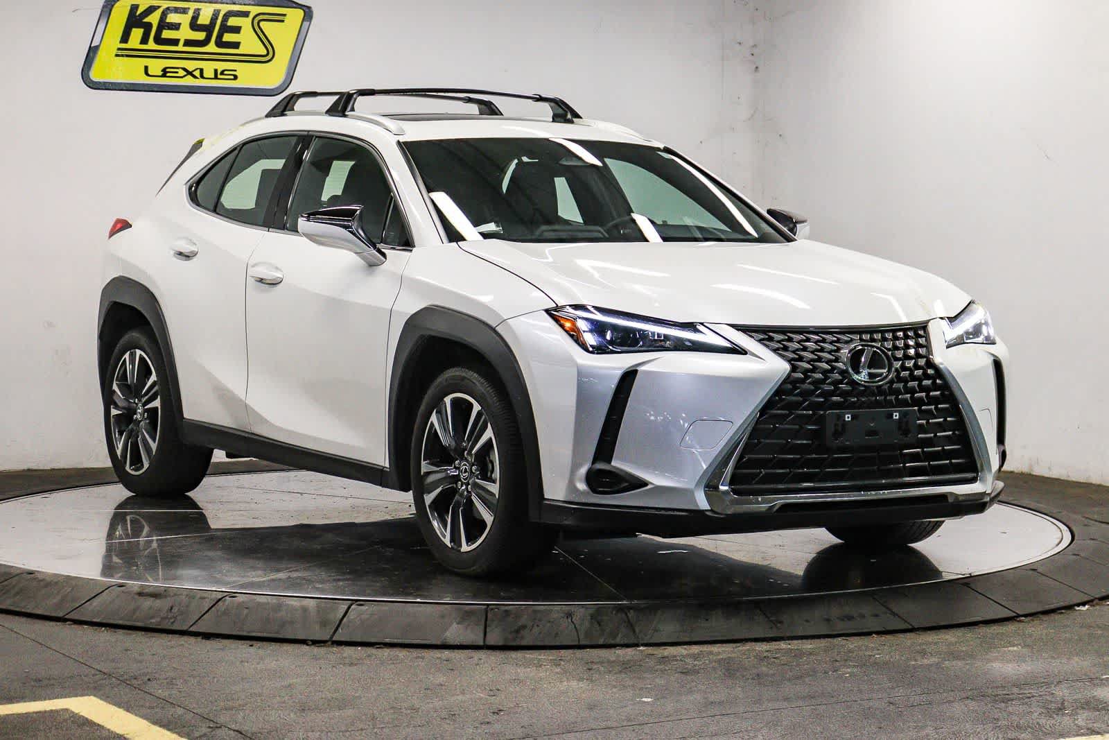 Certified 2025 Lexus UX 300h FWD w/ Accessory Package (Z2) image 5