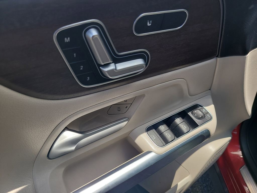Used 2021 Mercedes-Benz GLB 250 image 14