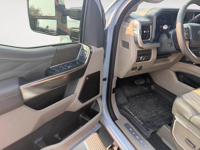 Used 2025 Ford F450 Platinum w/ Platinum Plus Package AWD/4WD image 10