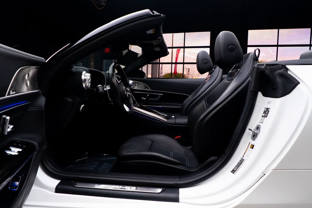 Used 2022 Mercedes-Benz SL 55 AMG 4MATIC w/ Driver Assistance Package image 34