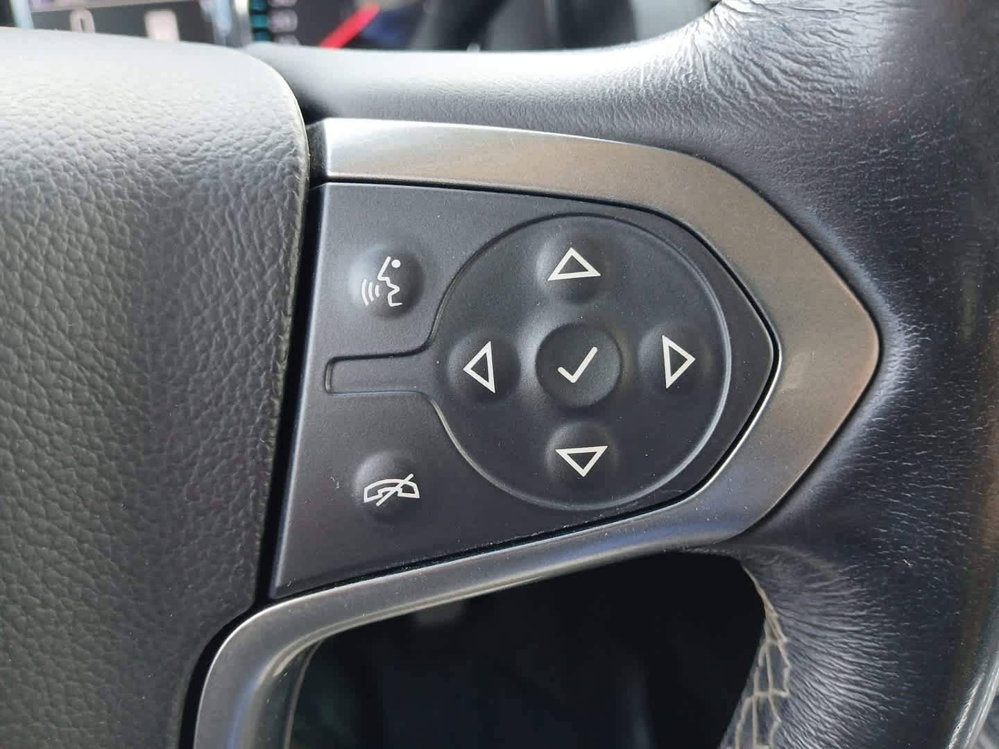 Used 2018 Chevrolet Suburban Premier AWD/4WD image 27