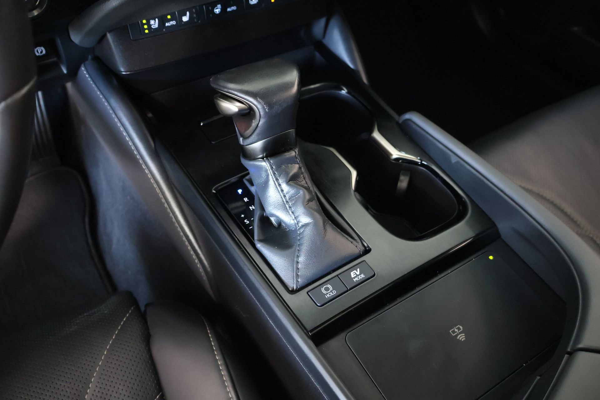 Used 2024 Lexus ES 300h w/ Technology Package FWD image 8