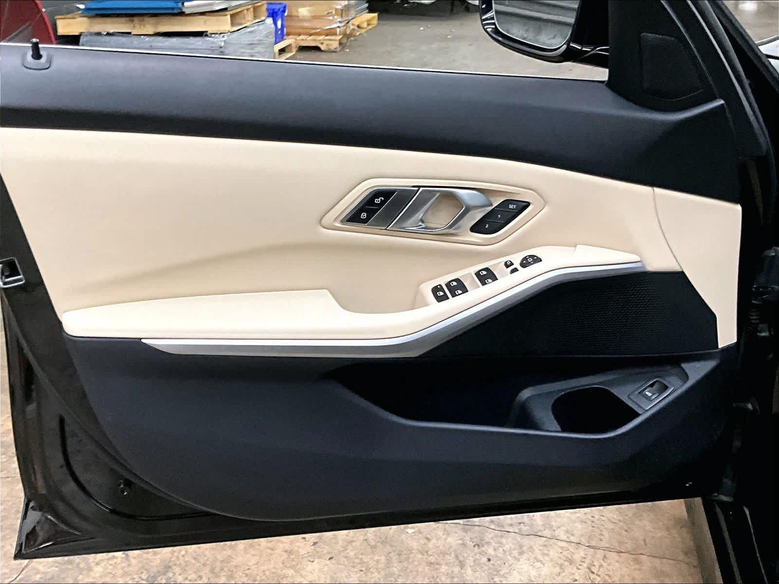 Used 2019 BMW 330i Sedan w/ Convenience Package RWD image 26